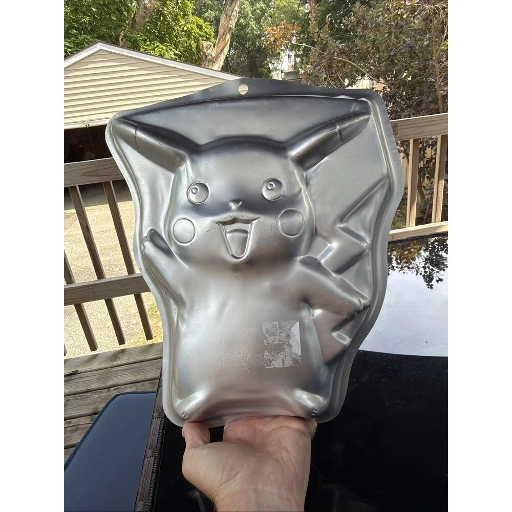 Vintage 1998 Wilton Pikachu Pokemon Cake Pan Mold 2105-37 Aluminum Character...
